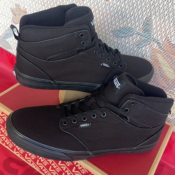 Vans Men’s Atwood Hi
(Canvas) Black/Black
VN0A38BV186 Sneakers - Picture 11 of 16